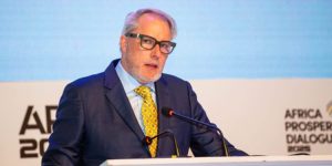 Mr.-Stephen-Blewett-CEO-of-MTN-Ghana-speaking-at-the-2025-Africa-Prosperity-Dialogues-scaled-1-1024x682-1-750x375